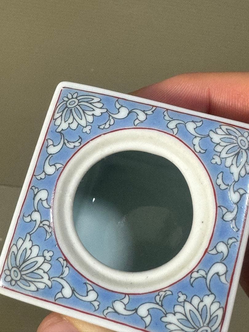 2277  伊万里徳右衛門　錦菊花文角香炉