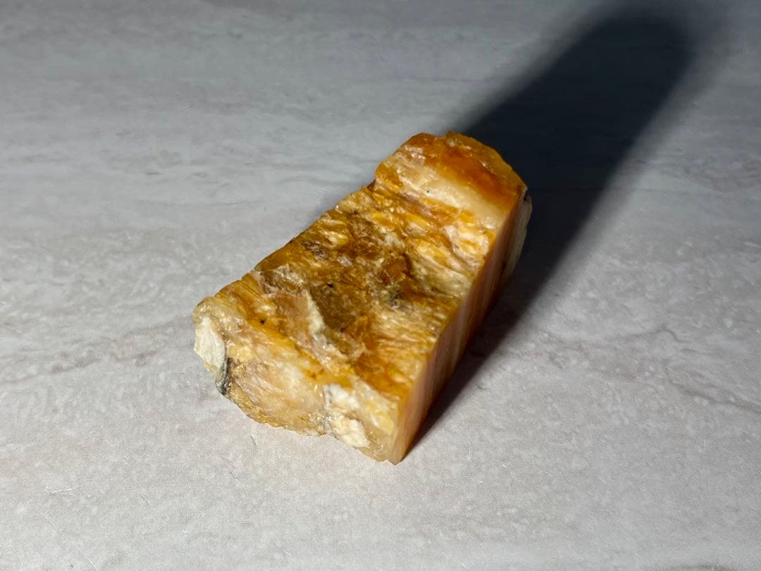 天然  稀少 国産  北海道然別産 然別オパール 蛍光オパール 原石 鉱物