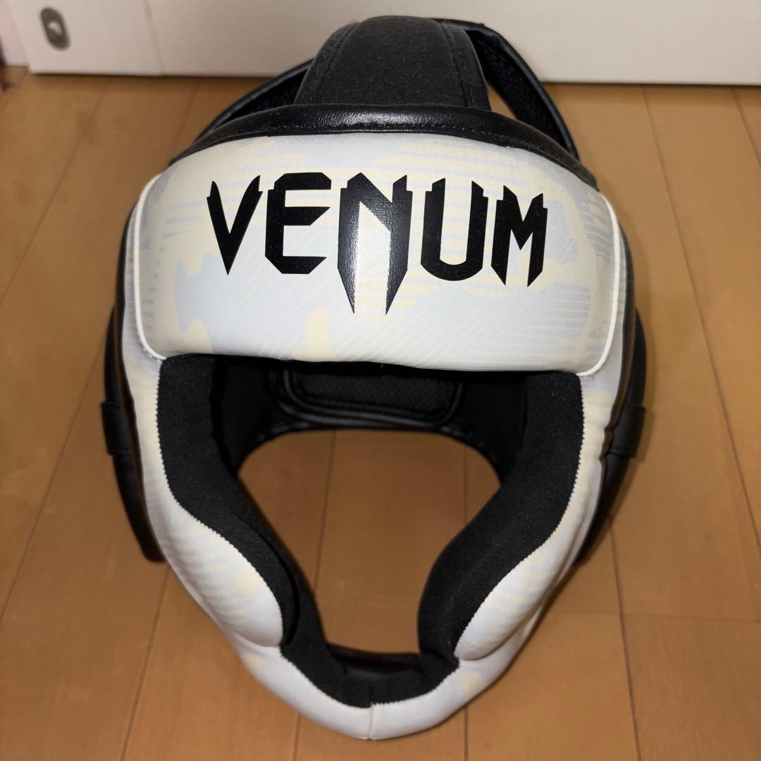 Venum ボクシング ヘッドギア ワンサイズ　ホワイト/ブラック【新品未使用】