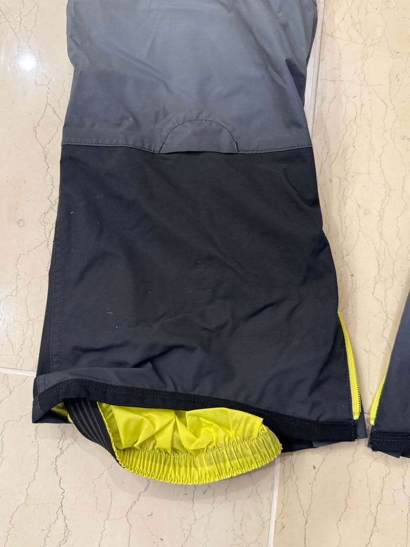 一回のみ使用　BURTON スノーボードパンツ ブラック/イエロー M