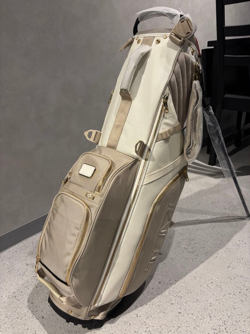 TUMI キャディバッグ ホワイト/ベージュ