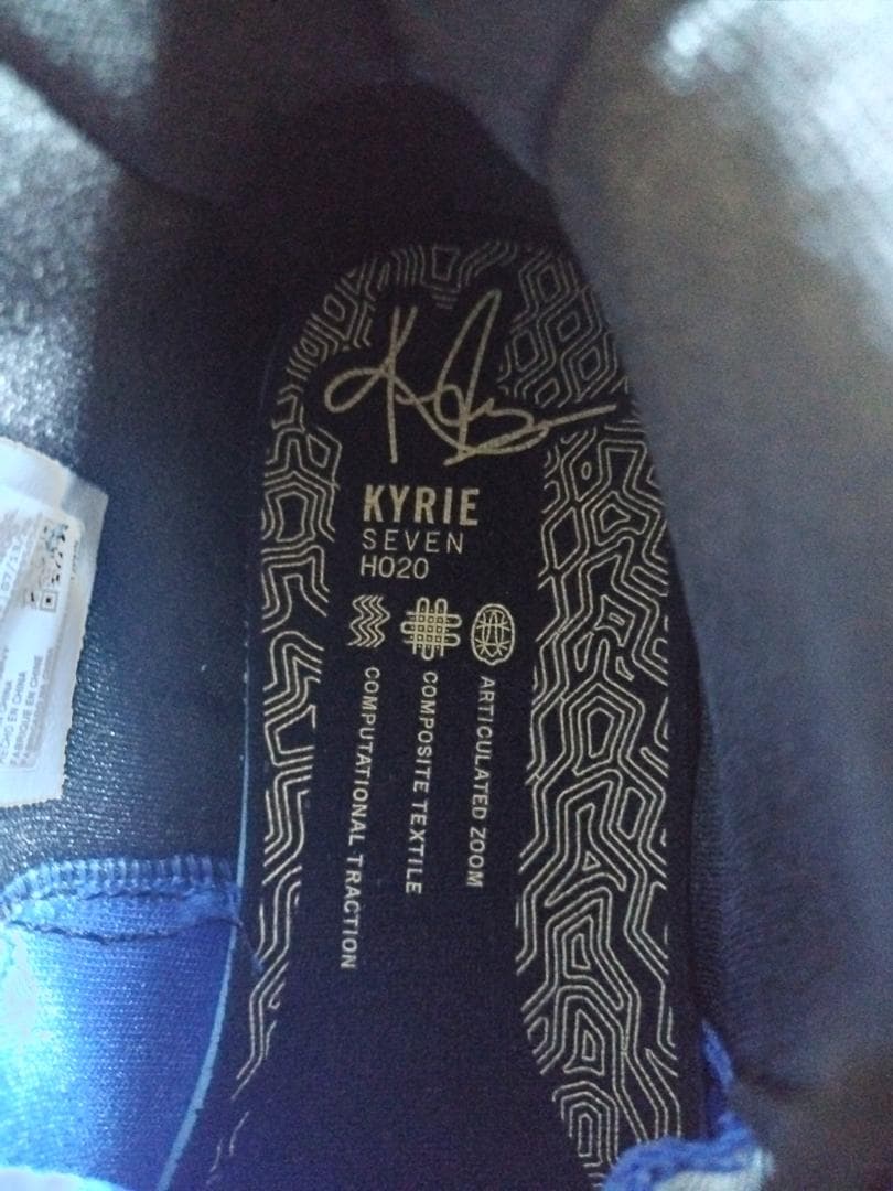 NIKE KYRIE 7　 ナイキ カイリー7