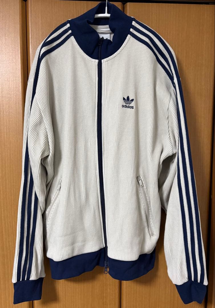 アディダス　ニット　トラックトップ　Beige