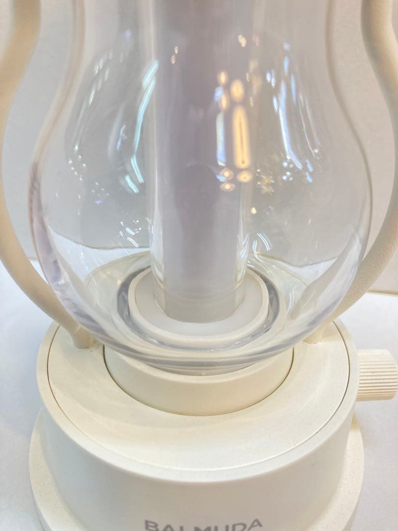 美品 バルミューダ ランタン LEDランタンポータブル L02A-WH