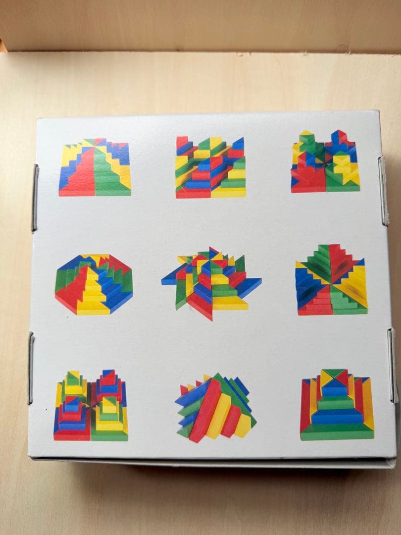 ジーナ社　4＋　積み木