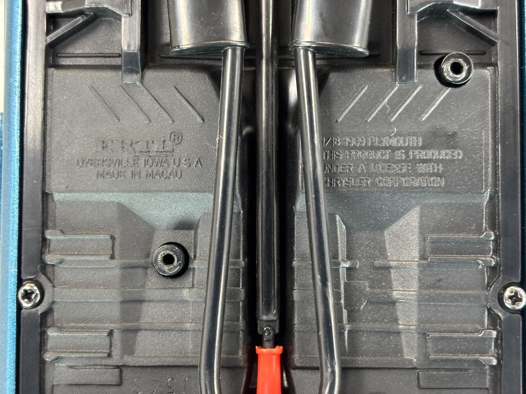 自動車 ERTL CHRYSLER 1969 PLYMOUTH 1/18