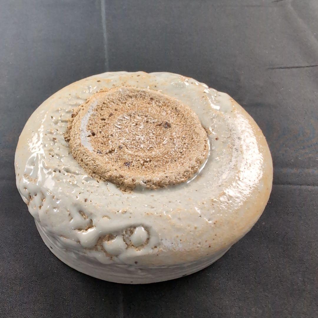 西岡小十 氏作 馬盥彫唐津茶碗 唐津茶碗 馬盥茶碗 白磁茶碗 合わせ箱付き