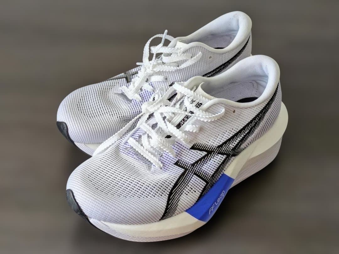 美品 asics マジックスピード5 23.5㎝ ランニングシューズ