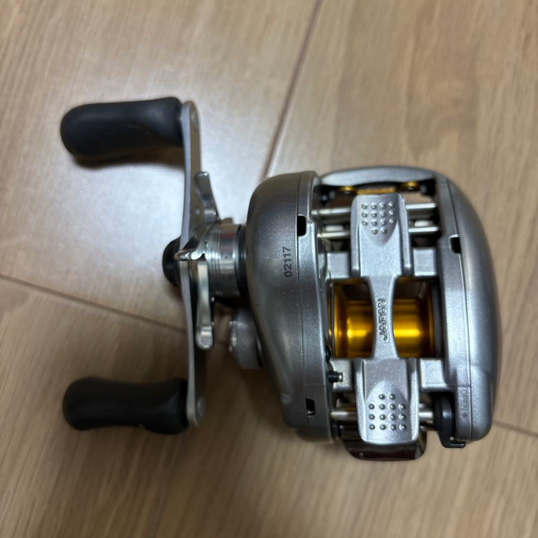 SHIMANO nium Mg ベイトリール