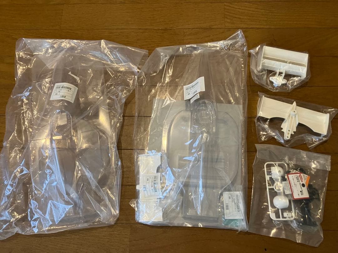 タミヤ　F1ボディその他パーツ付き