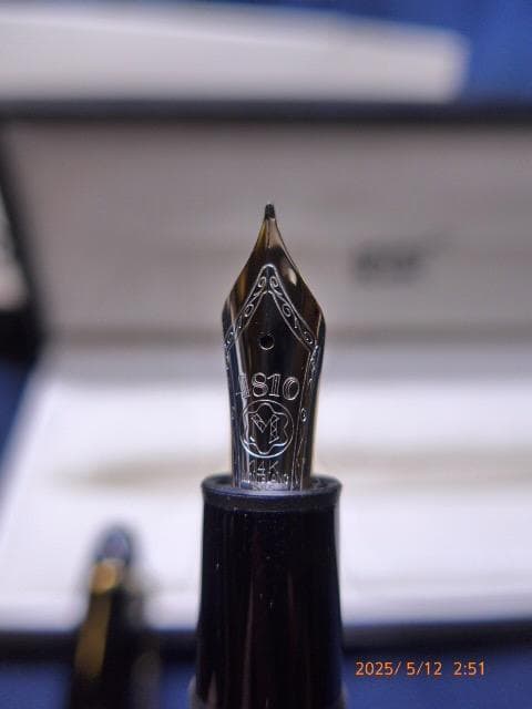 新品未使用のマイスターシュテュック#146 万年筆（F）14K 保証書、ケース付