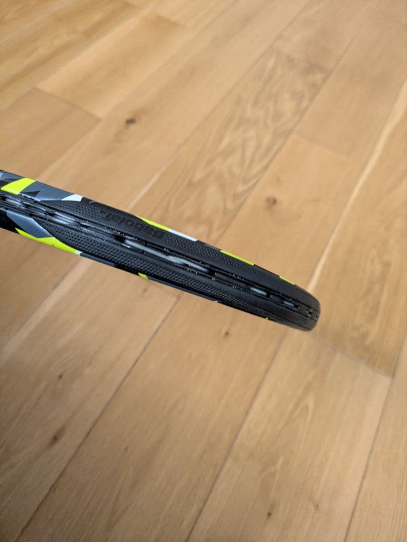 バボラ　ピュアアエロ　グリップ2