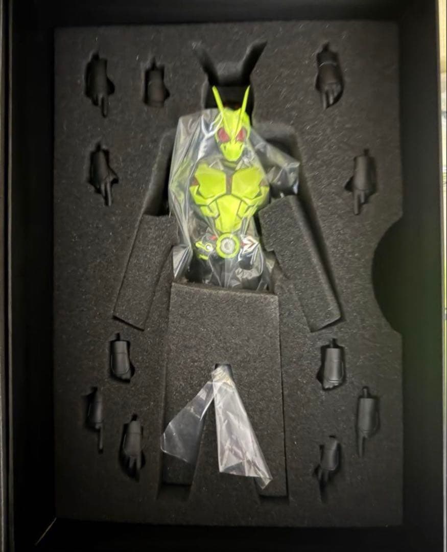 【開封済】RAH仮面ライダーゼロワン ライジングホッパー