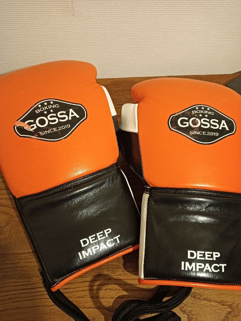 GOSSA DEEP IMPACT ボクシンググローブ　10オンス　本革製