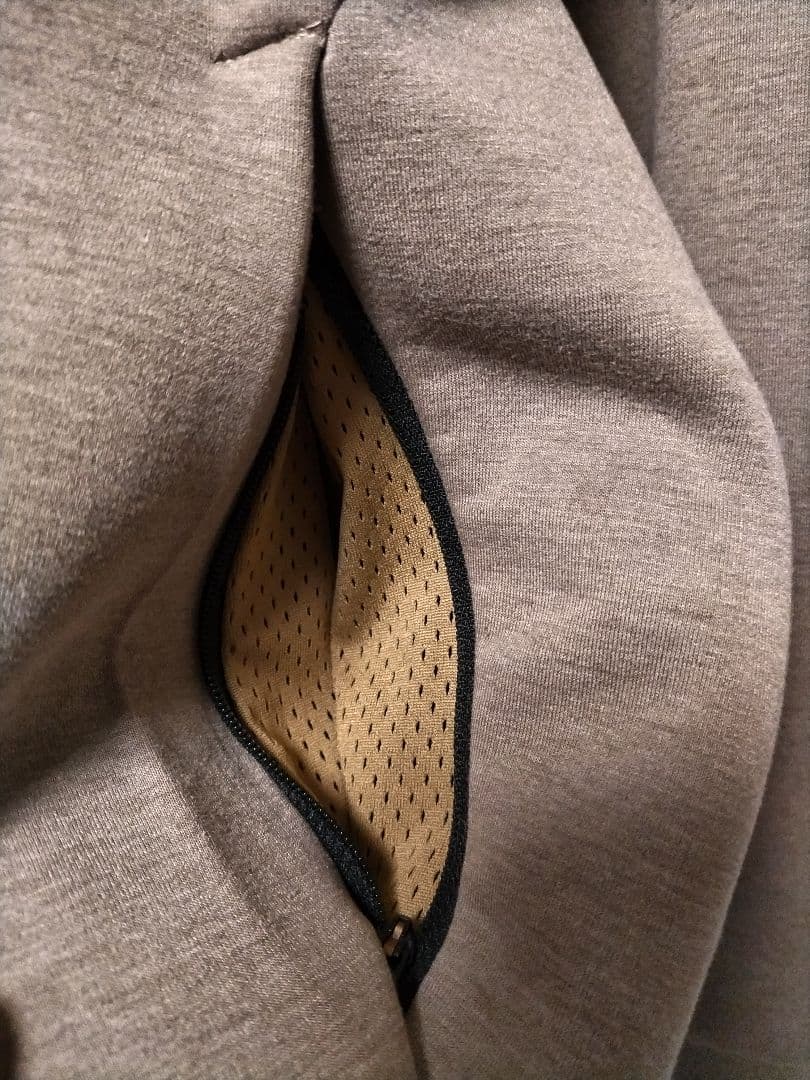 TFW49 プルオーバー　パーカー　ベージュ