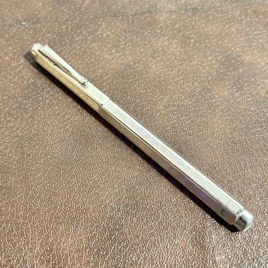 CARAN D'ACHE 万年筆 エクリドール シェブロン シルバー
