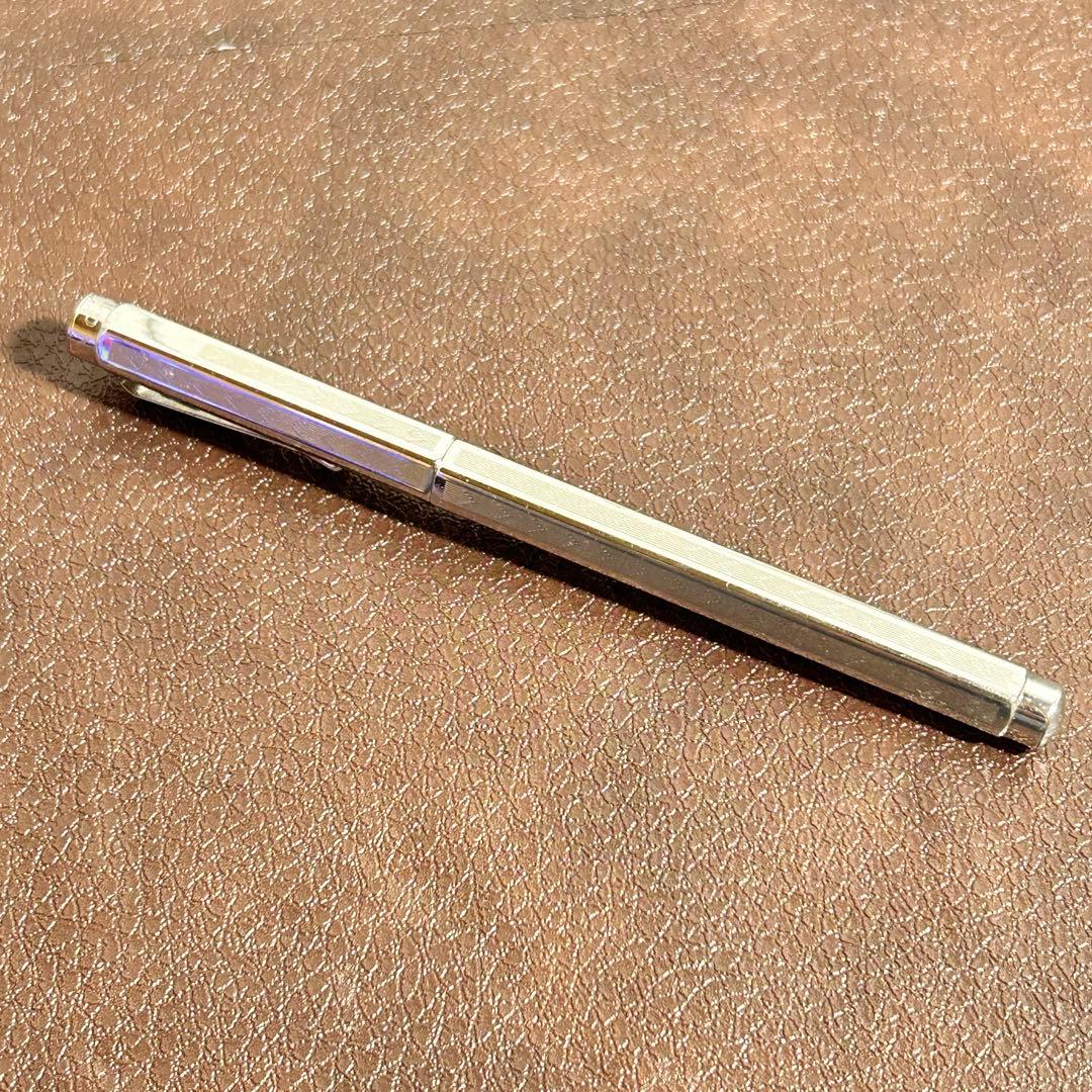 CARAN D'ACHE 万年筆 エクリドール シェブロン シルバー