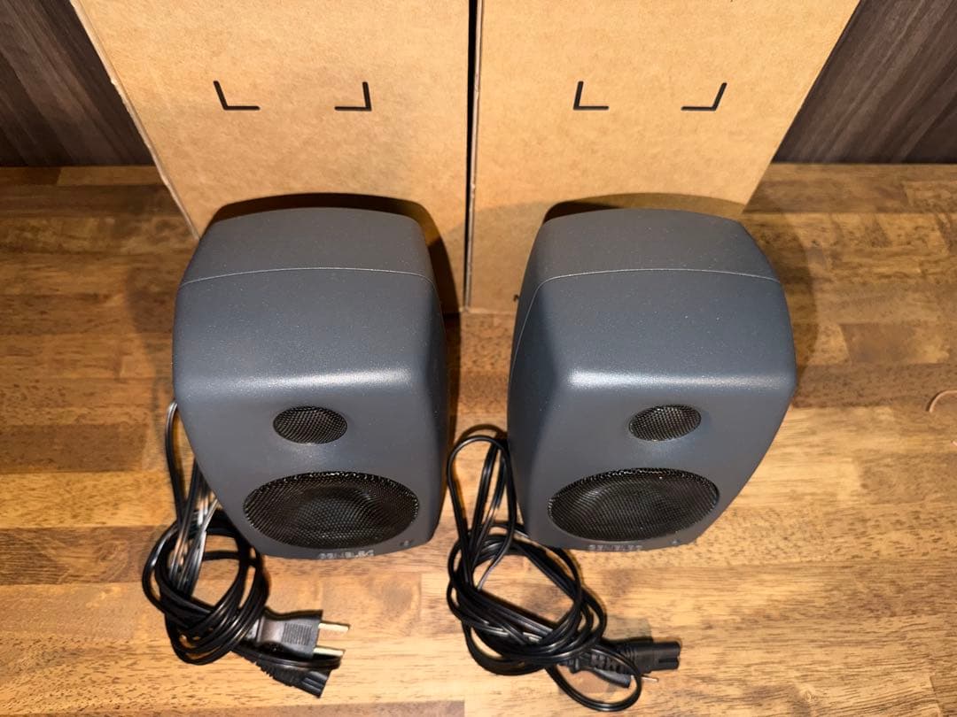 GENELEC スタジオモニタースピーカー 8010a