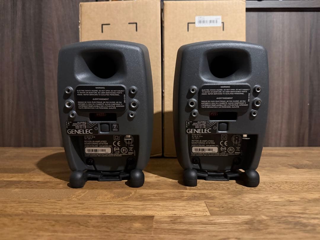 GENELEC スタジオモニタースピーカー 8010a
