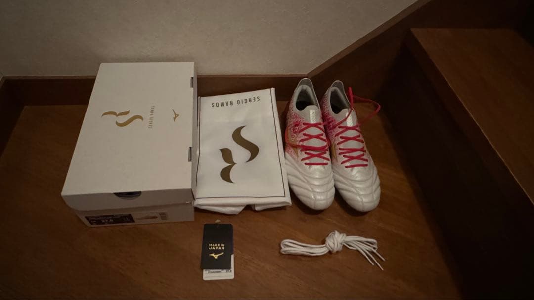 ふ*っ様 モレリアネオ4 β SR4 JAPAN 27cm 未使用　お得