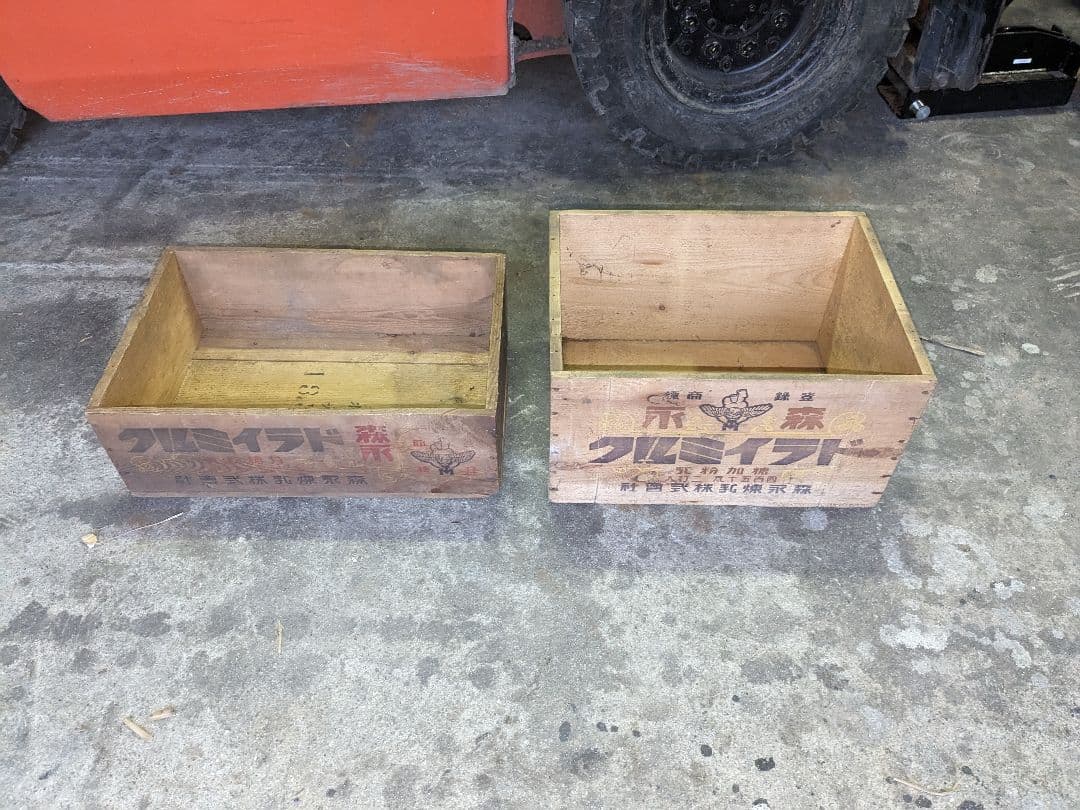 アンティークな木箱