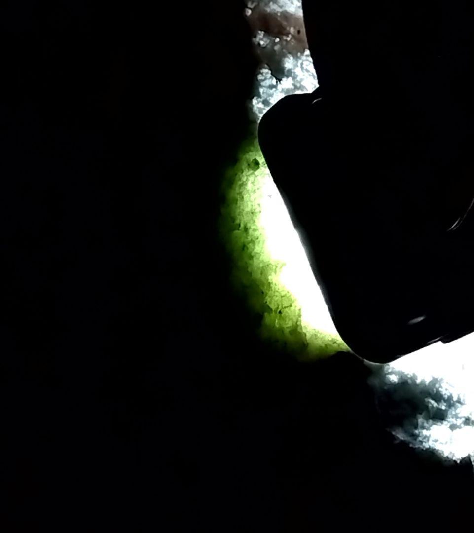 ★翡翠原石★稀少！下仁田硬玉翡翠【転石・カチ割り19.9kg】