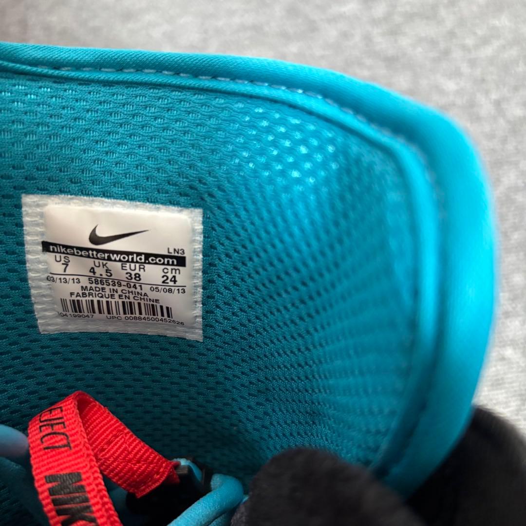 【送料無料】NIKE スノーボードブーツ