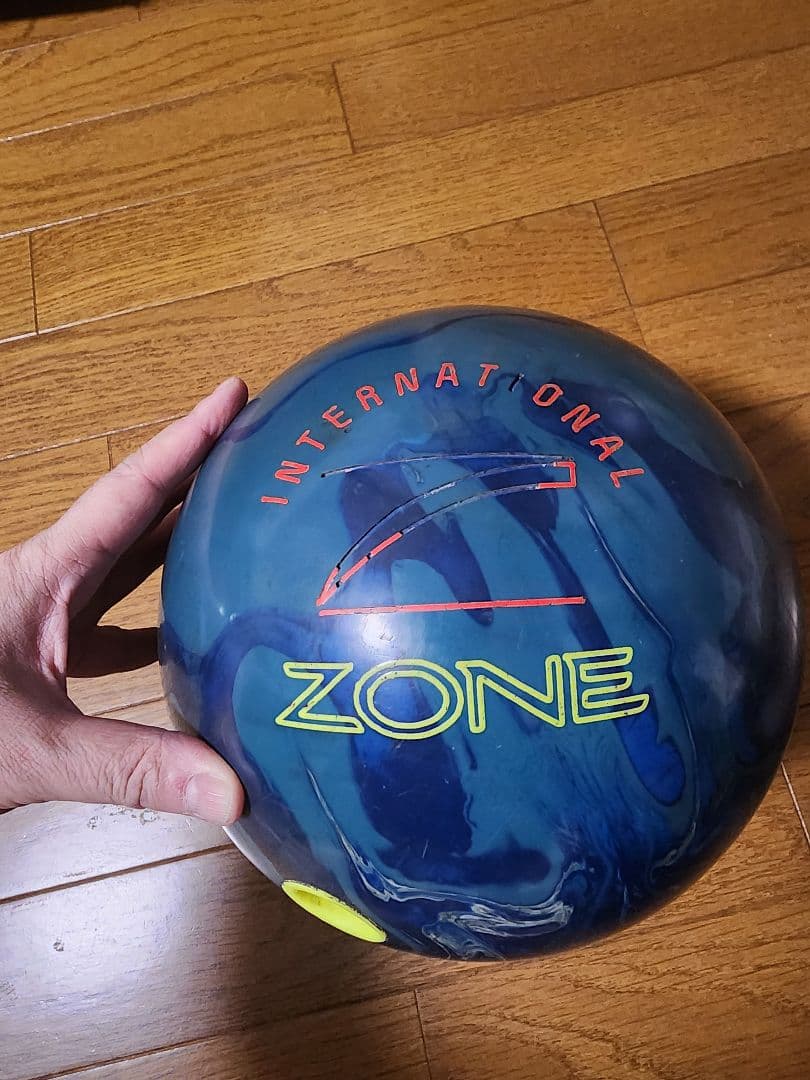 INTERNATIONAL ZONE ボウリングボール