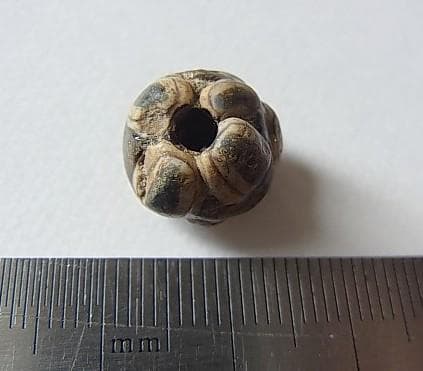 ★G2702★古代とんぼ玉 (A46)リアル！ 重層　8個の眼文　ガラスビーズ