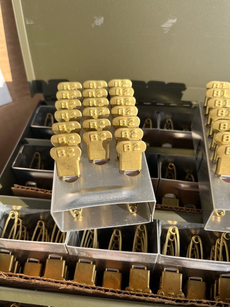 米軍放出品デッド 90’s激レア真鍮製 ランドリーピン フールセット ケース付き