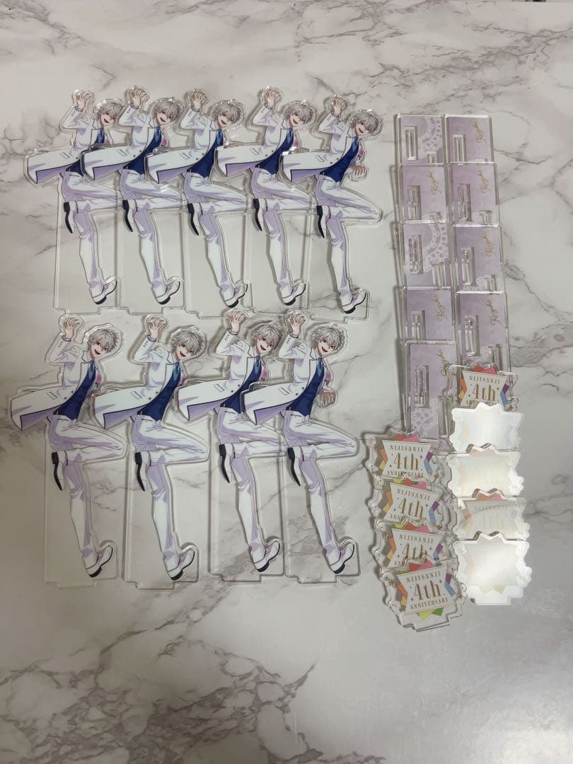 葛葉 にじさんじ まとめ売りページ 缶バッジ・アクスタ・紙類