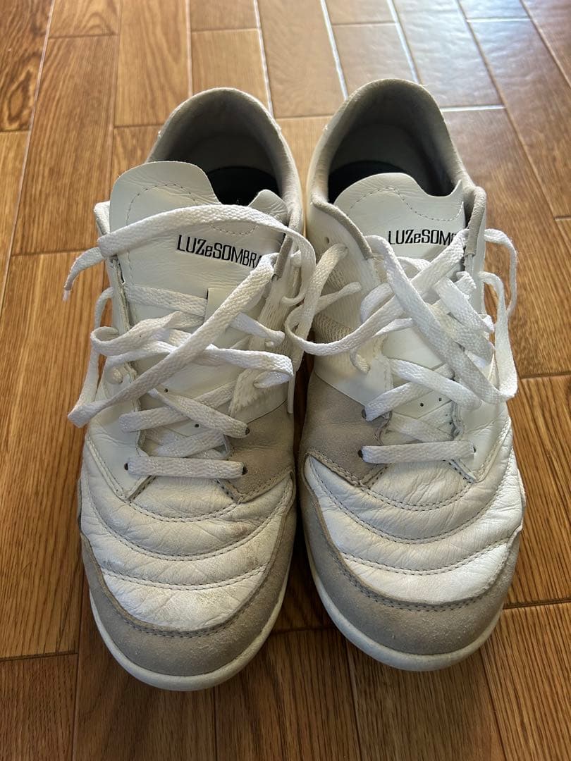 LUZ e SOMBRA フットサルシューズ ホワイト