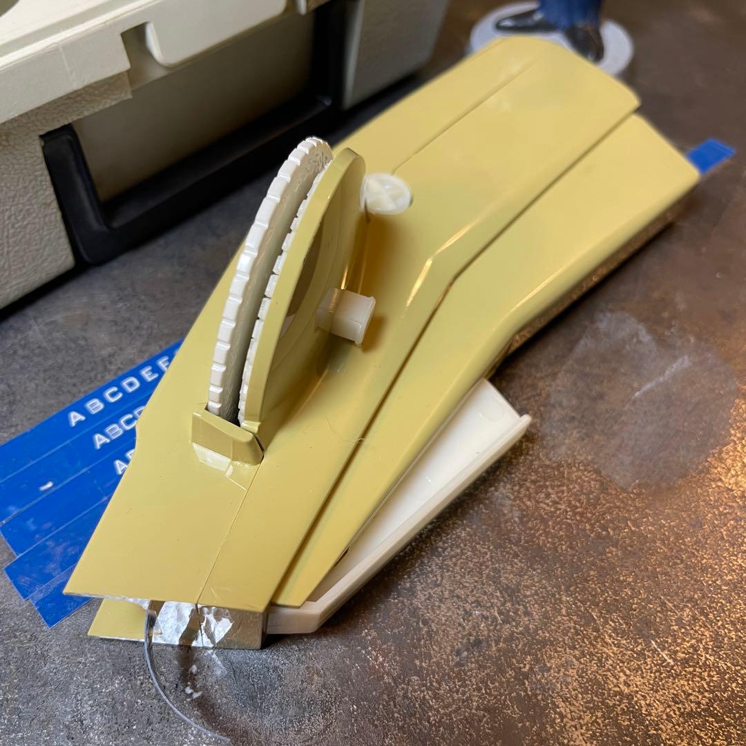 ■製品保証■ 【繋がる筆記体・文字盤4個】ダイモ M-6 DYMO 17515