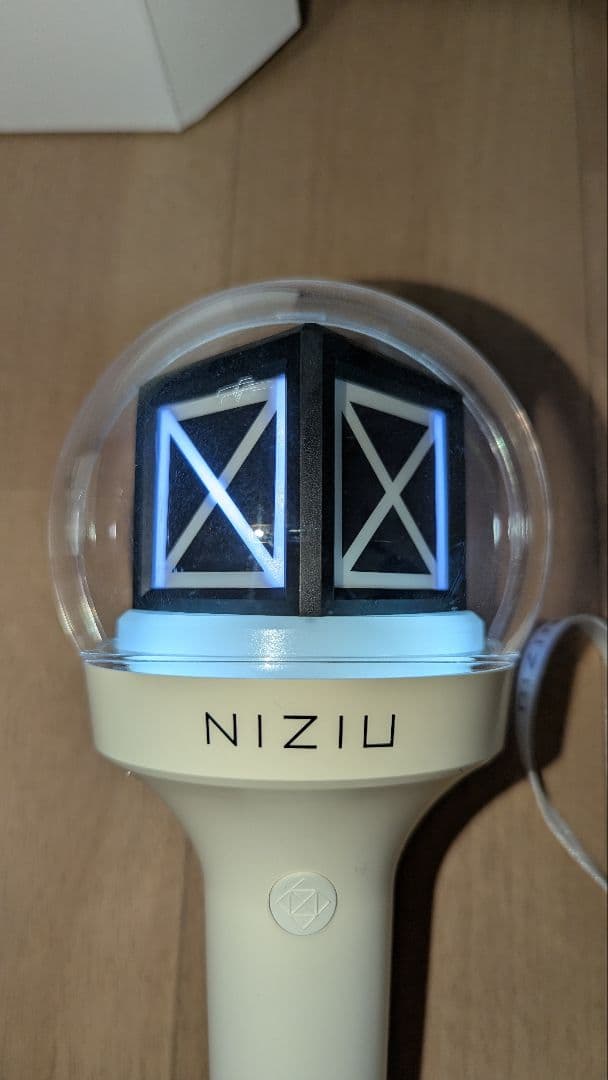 い*。様 NiziU 公式ペンライト OFFICIAL LIGHT STICK