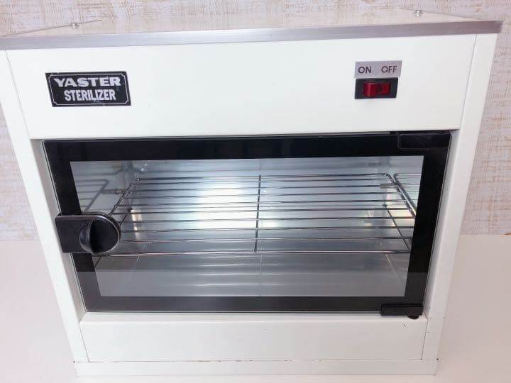 ヤスター　ステリライザー殺菌紫外線 保管庫 消毒器。