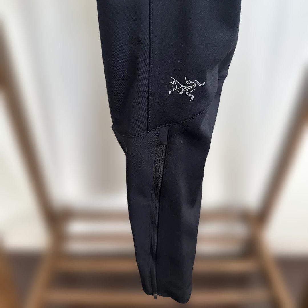 アークテリクス　GORE WINDSTOPPER ブラック ボトムス Mサイズ