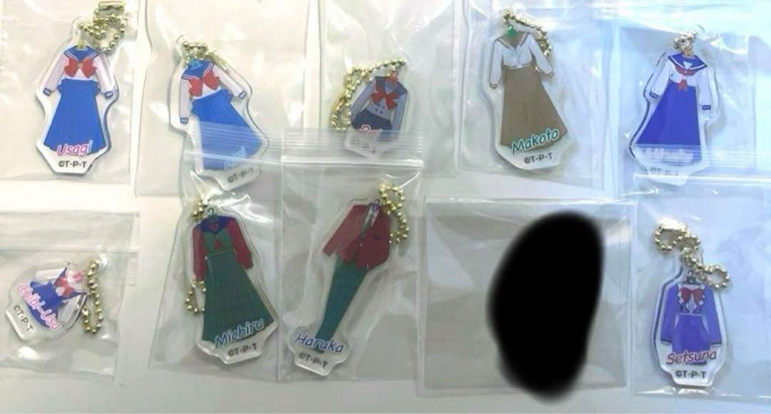 セーラームーンカフェ　　2019 アクリルキーホルダー9点 制服