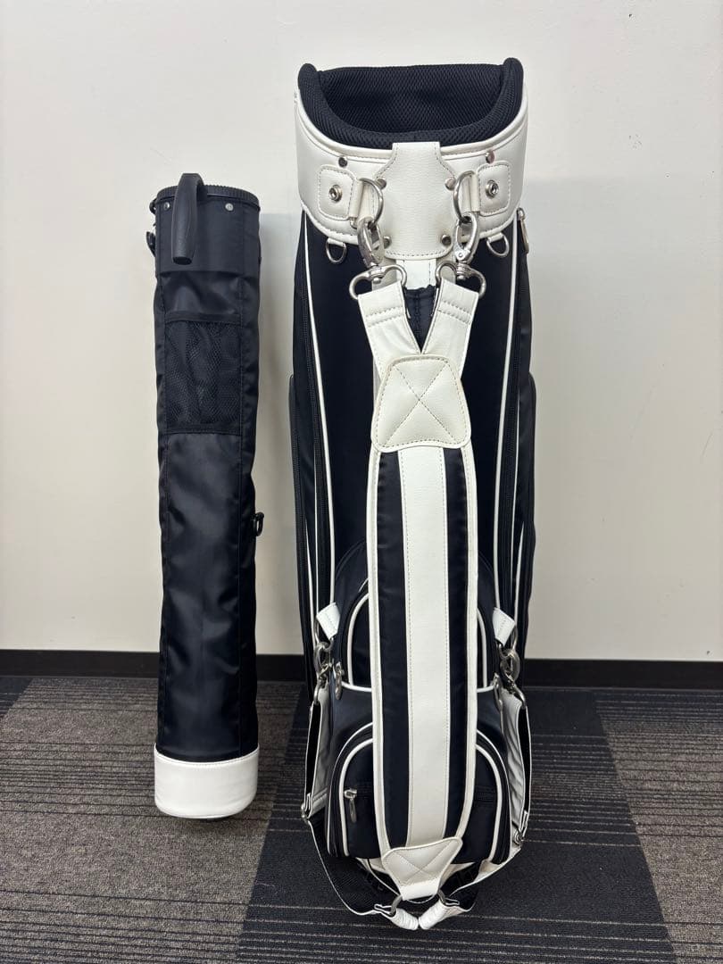 セルフスタンドバック内蔵キャディバック