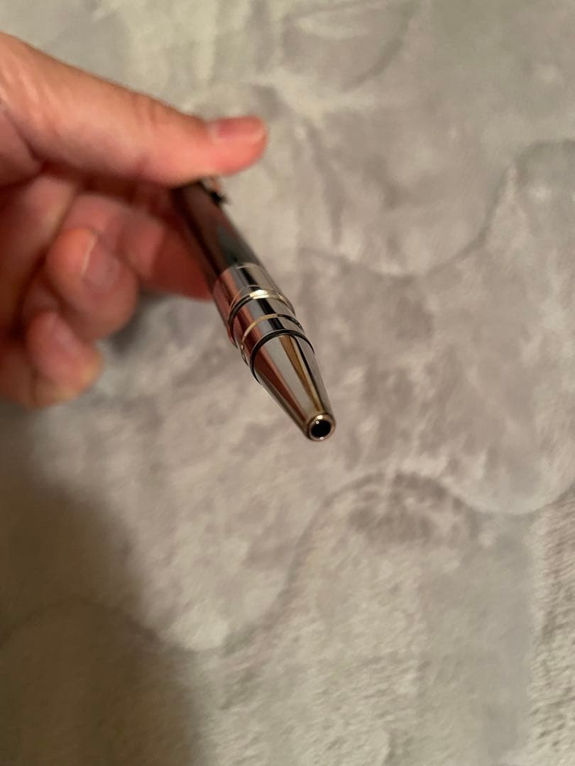 極希少！ 高級ボールペン2本(黒・赤）と本革製ペンケースの豪華3点セット！！