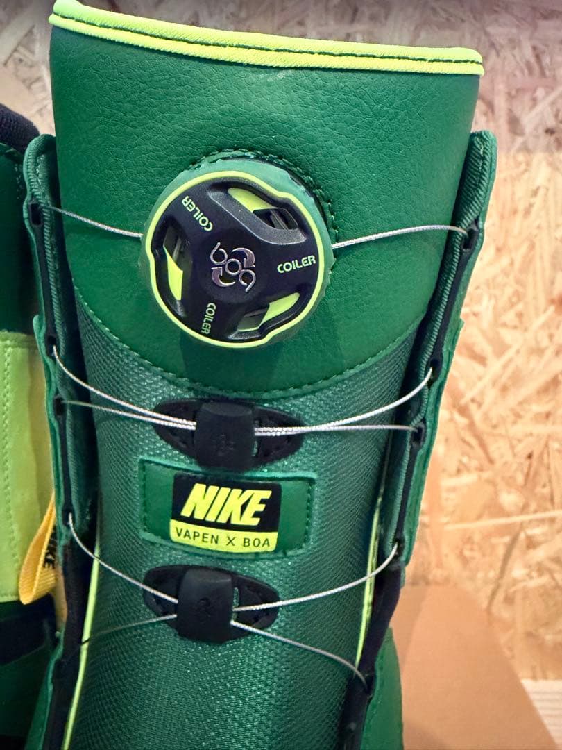 【新品未使用】NIKE スノーボードブーツ BOA 26cm グリーン ネオン