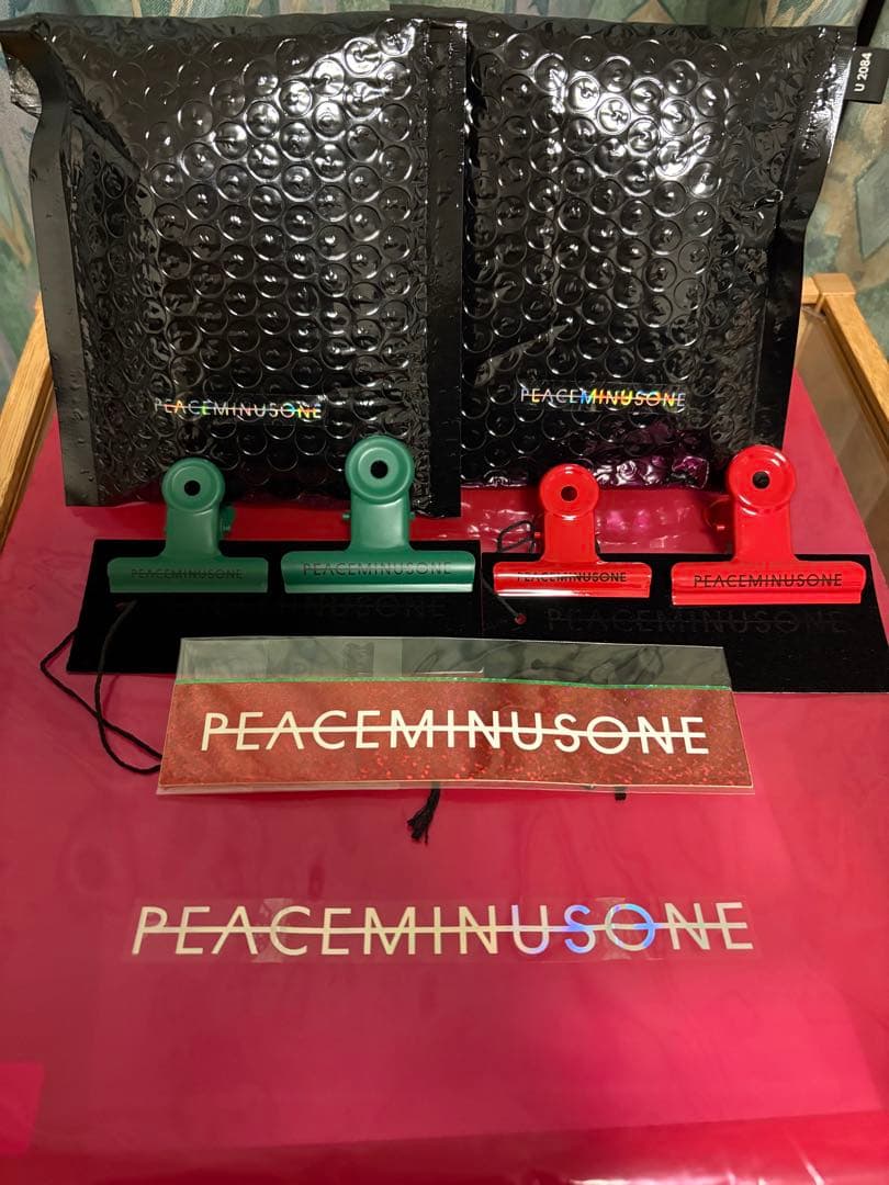 Peaceminusone Red・Greenクリップセット（ステッカー付き）