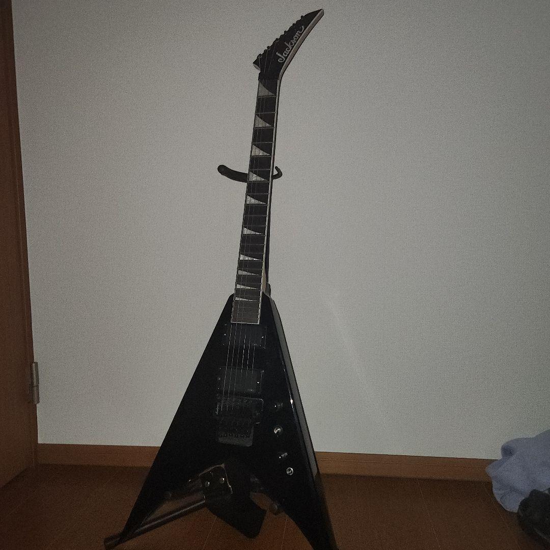 Jackson King V ピックアップemg交換済み！