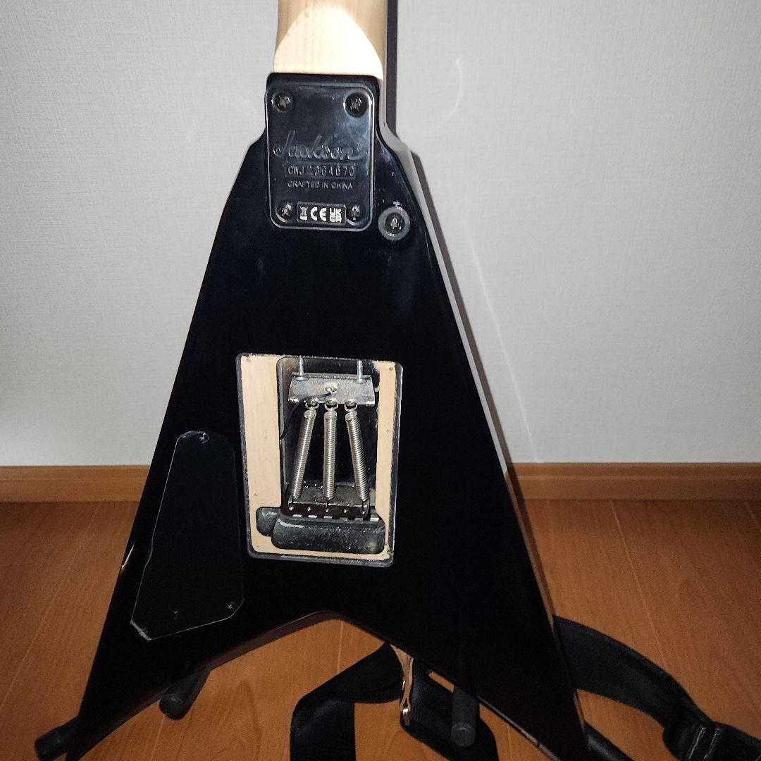 Jackson King V ピックアップemg交換済み！