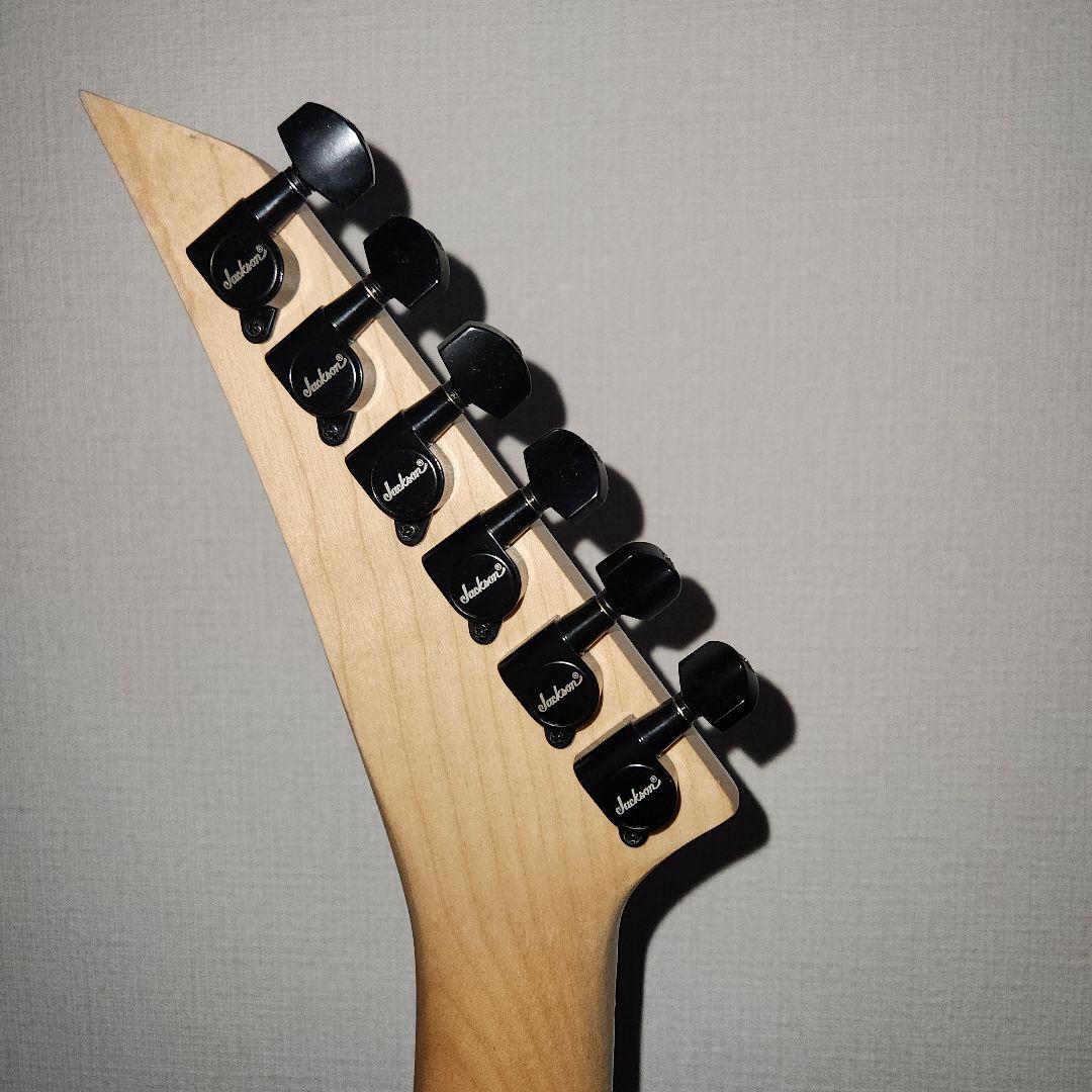 Jackson King V ピックアップemg交換済み！