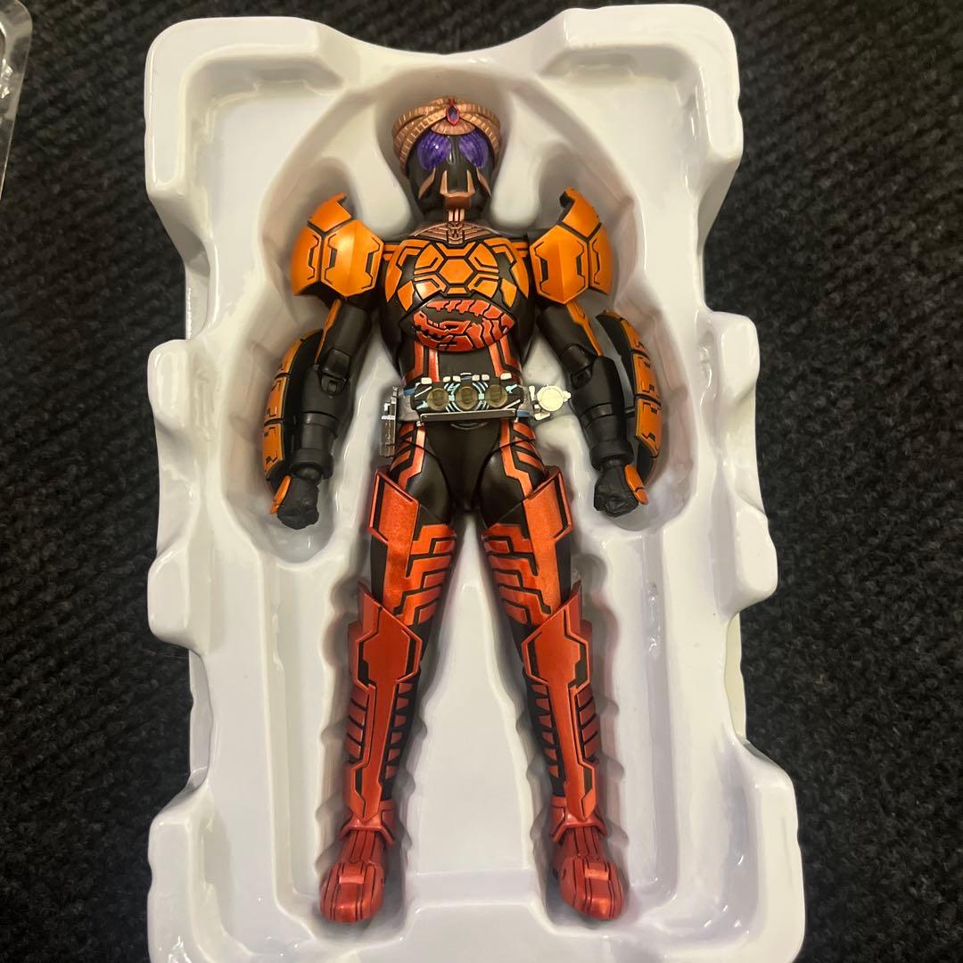 S.H.Figuarts（真骨彫製法）　仮面ライダーオーズ ブラカワニ コンボ