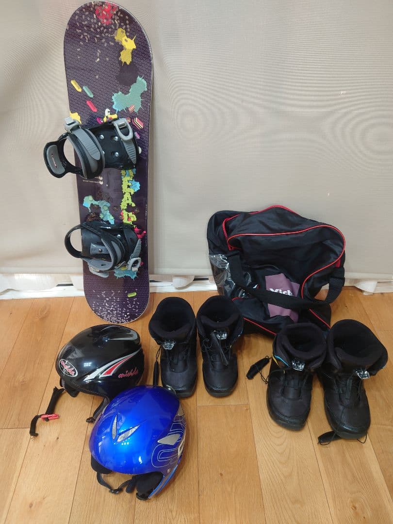 スノーボード、ブーツ、ヘルメット