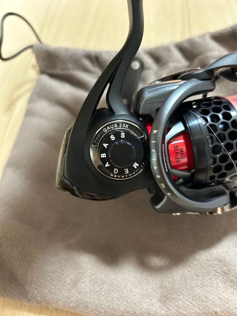 Megabass GAUS 20X リール