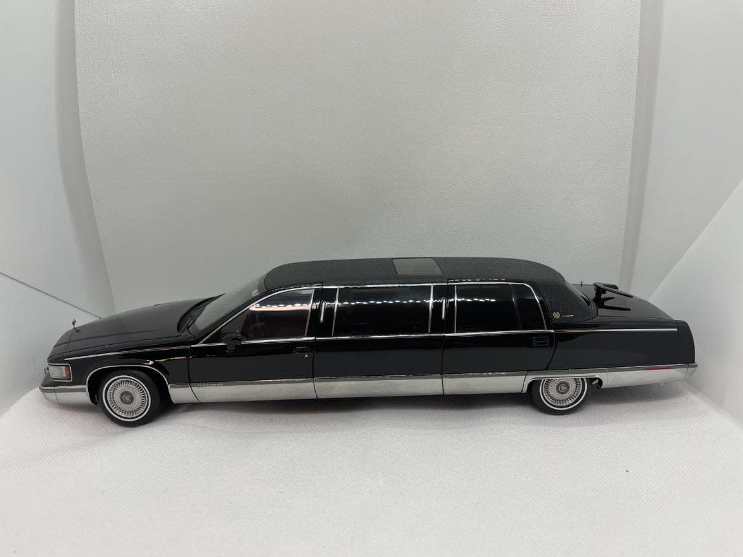 603-021 XIAOGUANG 1/18 キャデラック フリートウッド