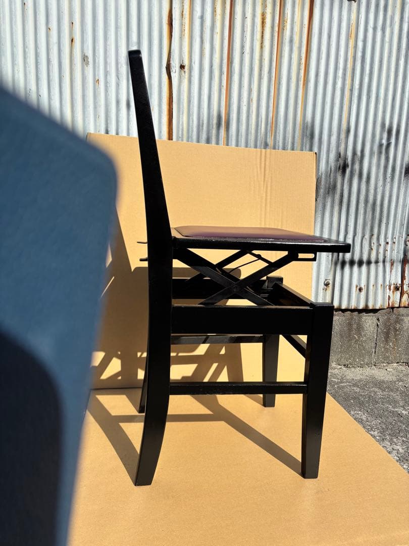 背もたれ付ピアノ椅子　足部フェルト付き　比較的きれい　ワインレッド座面