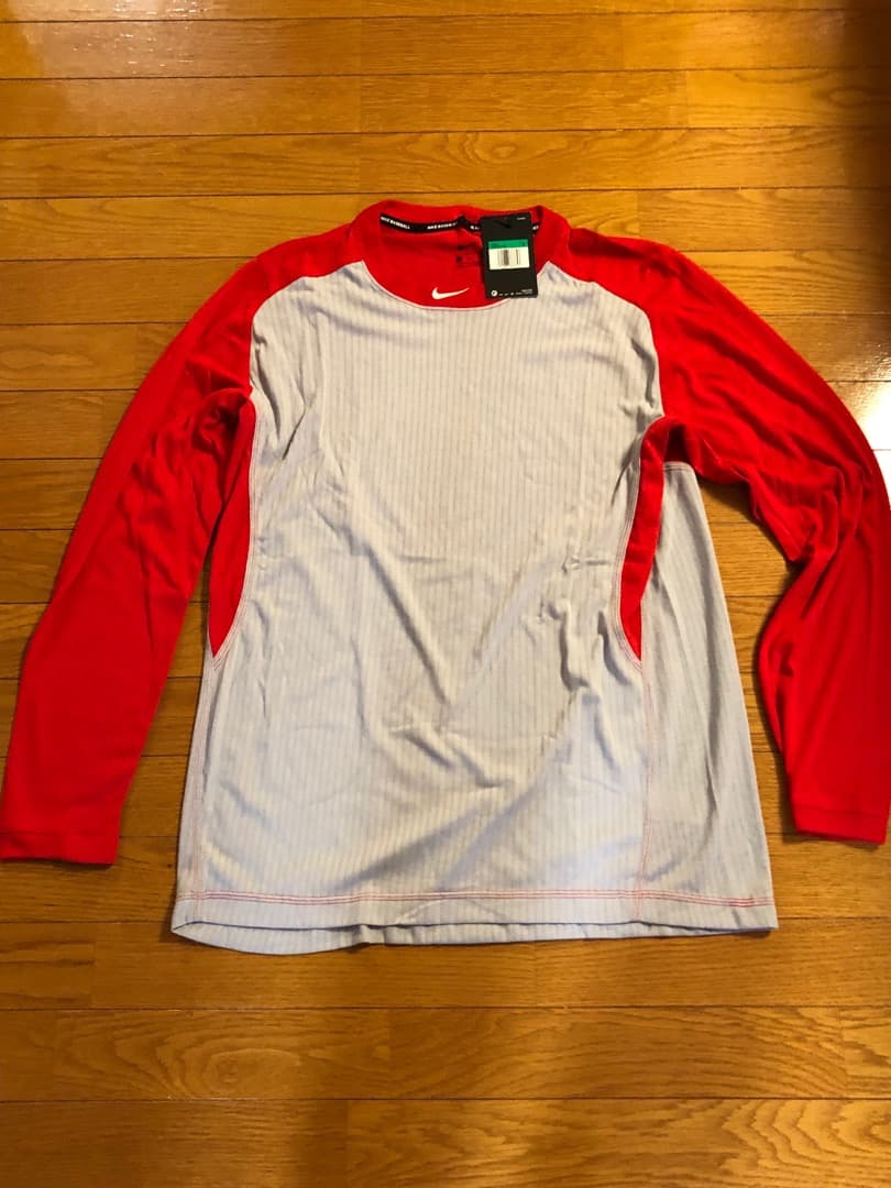 新品USA限定発売☆NIKE襟元刺繍スウォッシュ★野球用アンダーシャツ☆赤★ＸＬ